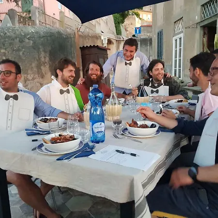 Eugenia Bed & Breakfast 3*